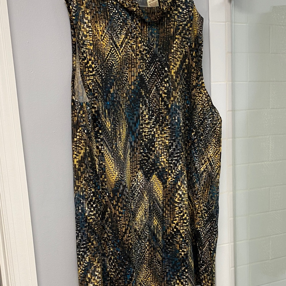 Faded Glory Black and Gold Patterned Top